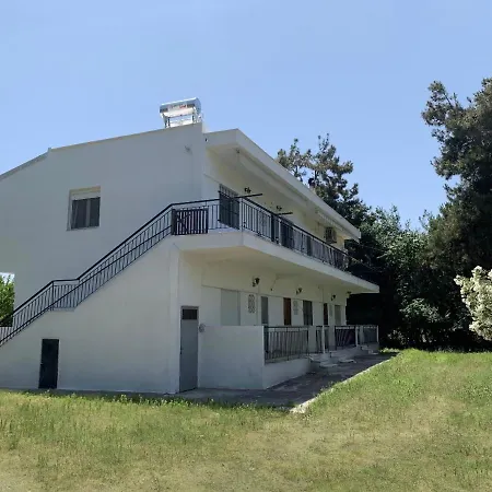 Tatil Evi Comfortable With Huge Yard, Near The Sea. *